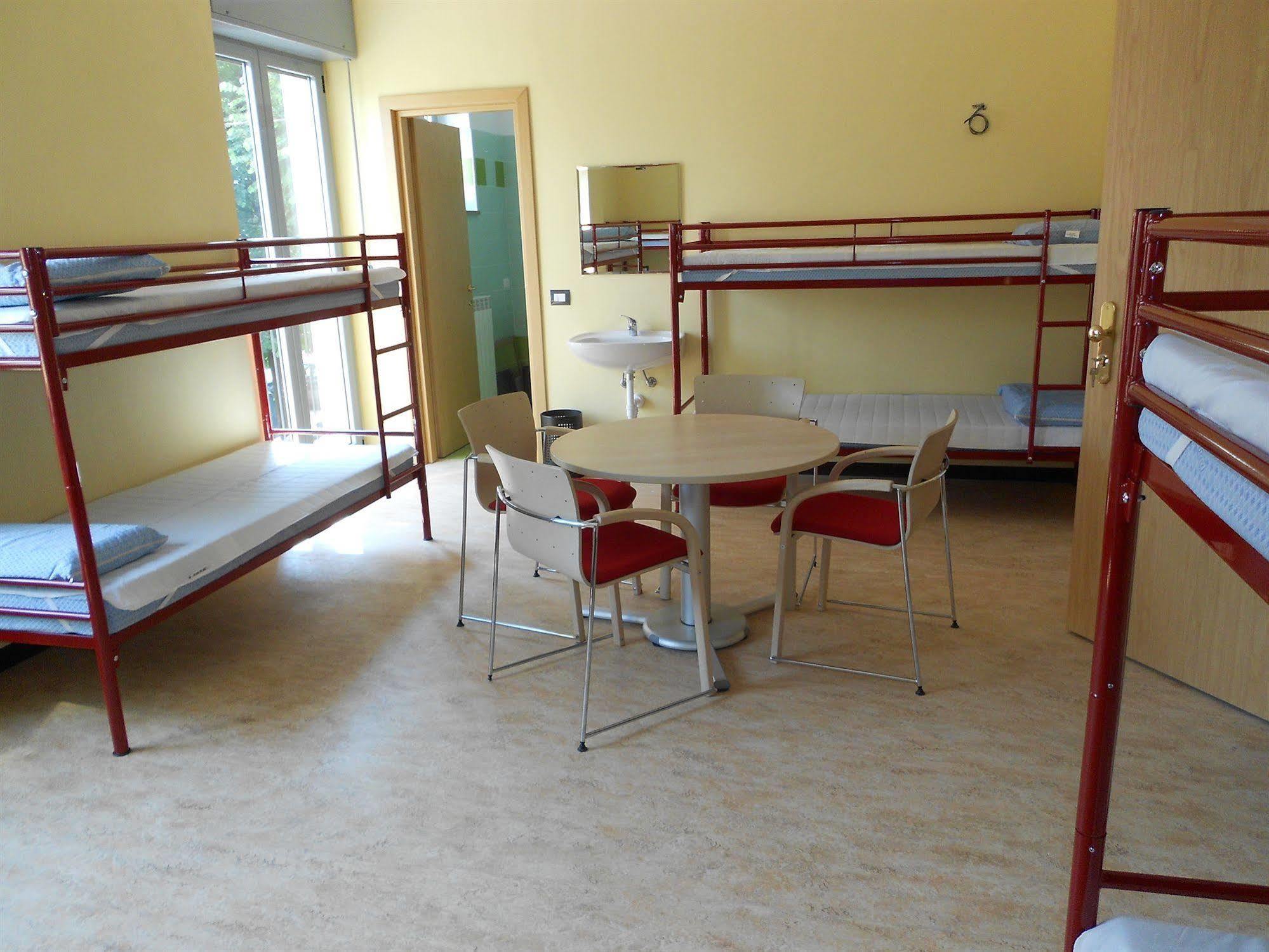 Ostello Di Saronno - Malpensa Hostel מראה חיצוני תמונה