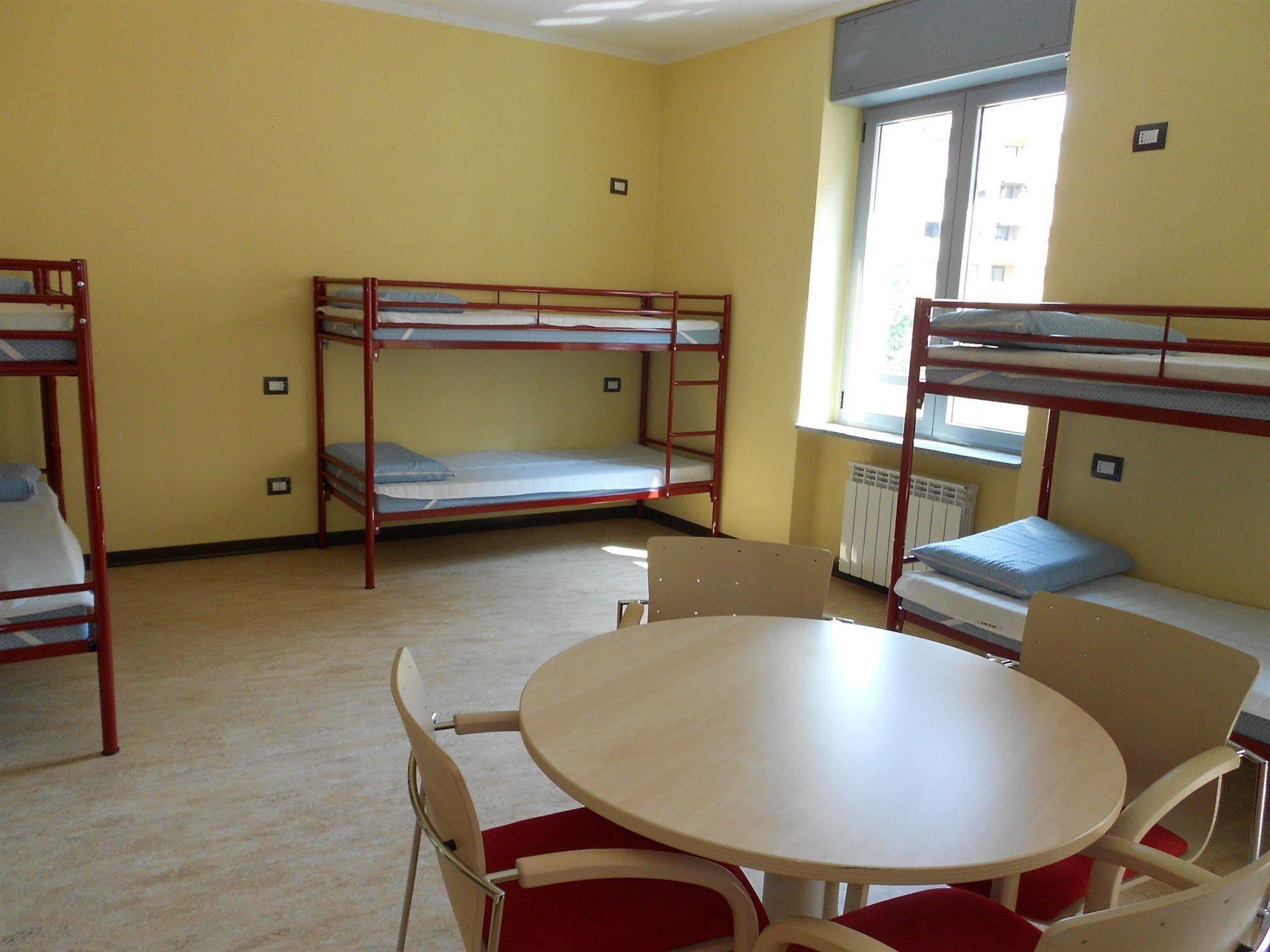 Ostello Di Saronno - Malpensa Hostel מראה חיצוני תמונה